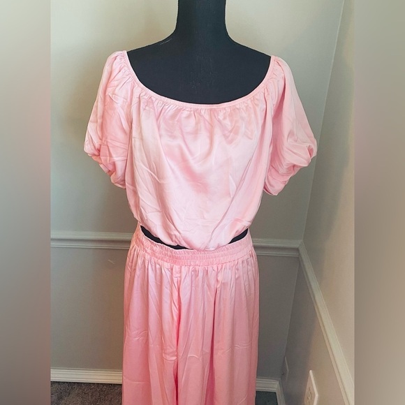 Fashion Two Piece Pink Off Shoulder Skirt Set Size XL - Picture 4 of 8